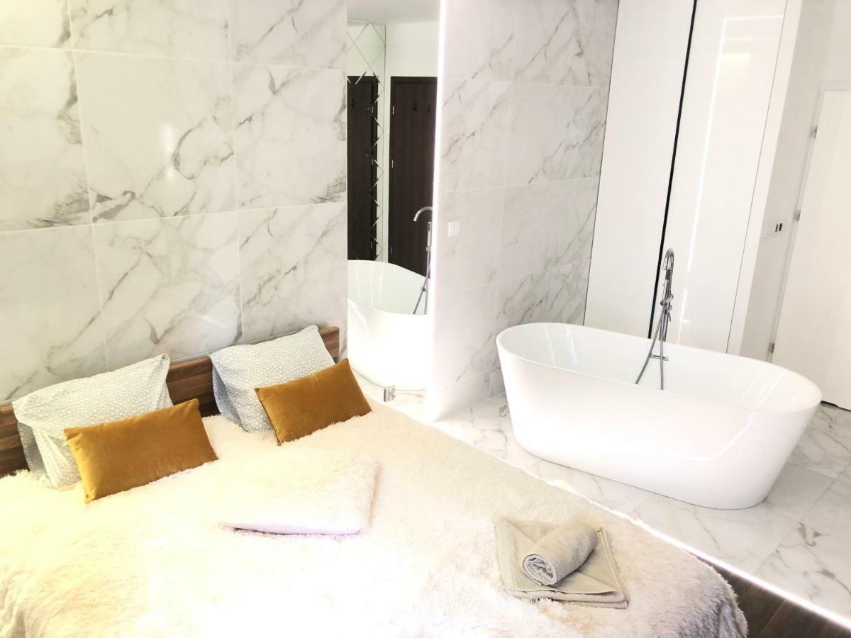 Yourapart Chmielna Park Exclusive Z Wanna Wolnostojaca Lub Jacuzzi Gdansk Exterior photo