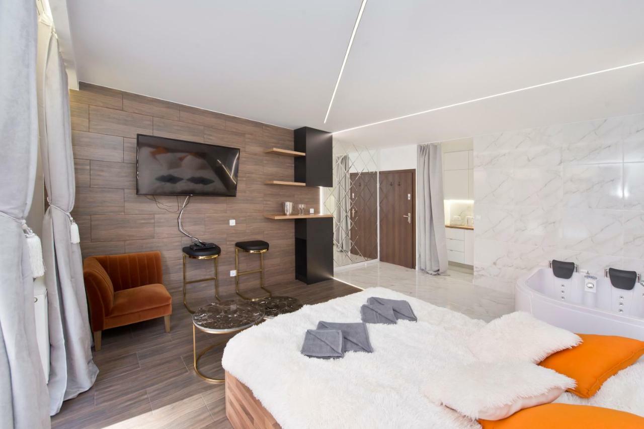 Yourapart Chmielna Park Exclusive Z Wanna Wolnostojaca Lub Jacuzzi Gdansk Exterior photo