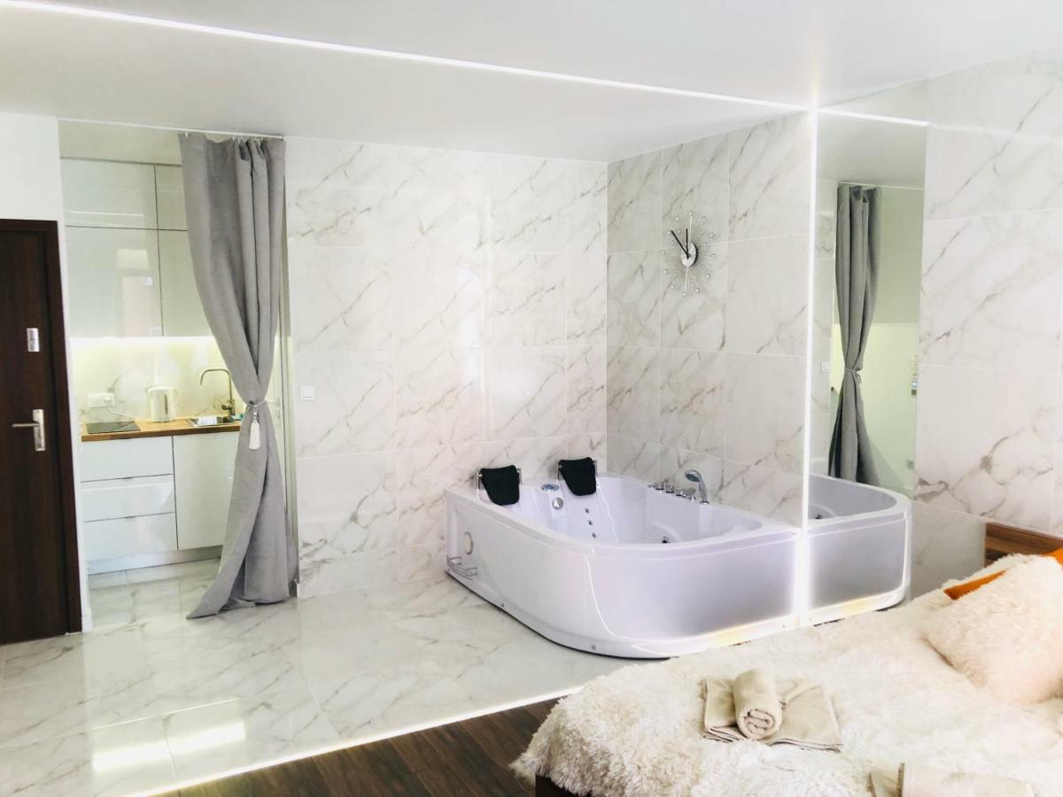 Yourapart Chmielna Park Exclusive Z Wanna Wolnostojaca Lub Jacuzzi Gdansk Exterior photo
