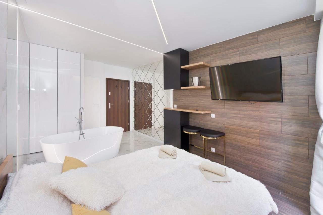 Yourapart Chmielna Park Exclusive Z Wanna Wolnostojaca Lub Jacuzzi Gdansk Exterior photo
