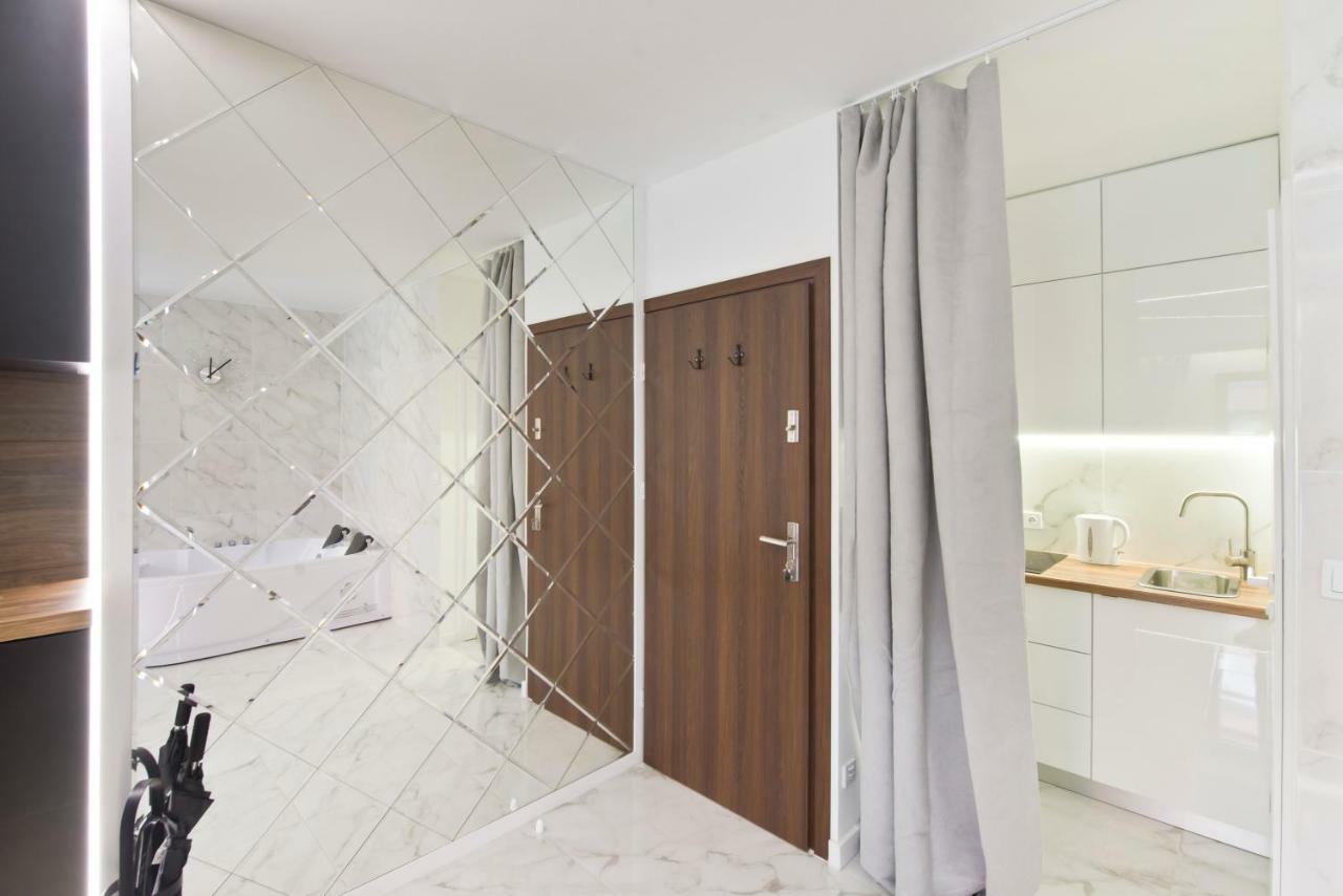 Yourapart Chmielna Park Exclusive Z Wanna Wolnostojaca Lub Jacuzzi Gdansk Exterior photo